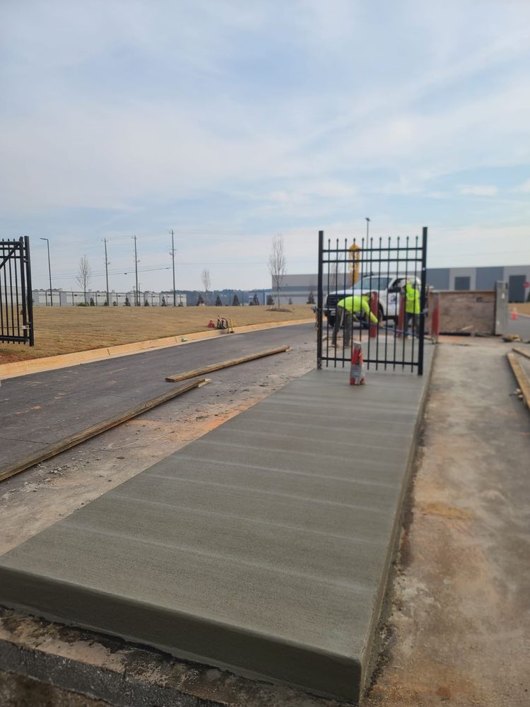 Concrete crew serving Dalton Georgia